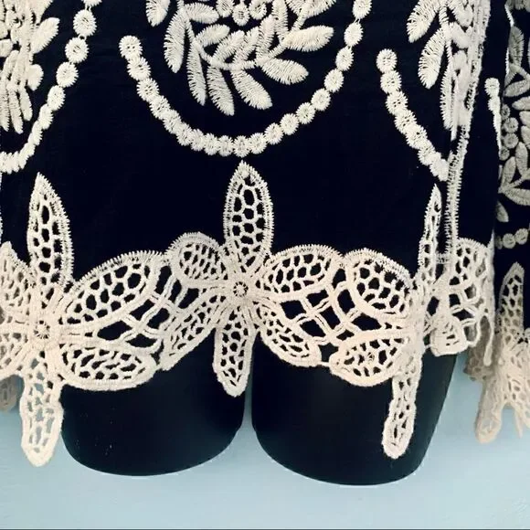 LAPIS Black & Cream Floral Lace Crochet Boho Blouse Size Small - Picture 4 of 14